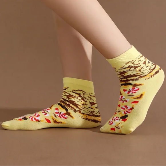 Socks, Pizza Socks, Packaged Like a Slice of Pizza!! NEW, Novelty Socks, One S… - Picture 3 of 5